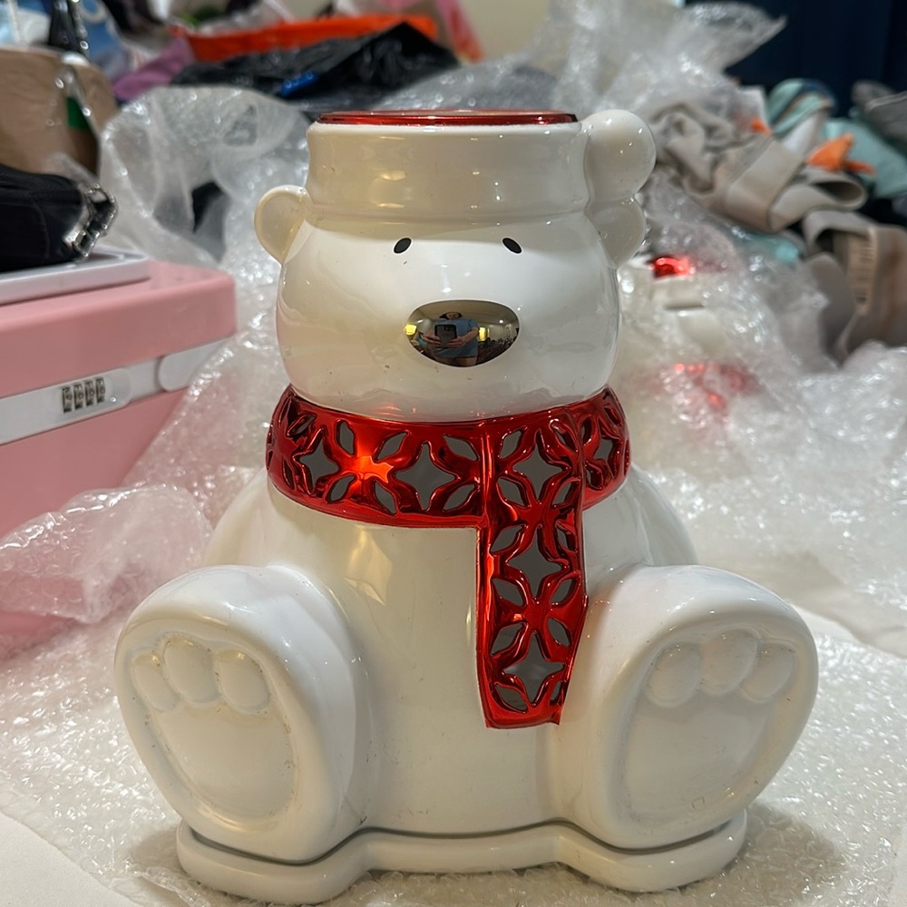 Bath&Body Works Large bear with red scarf 3wick candle luminary holder
